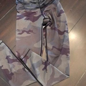 Carbon 38 Camo legging